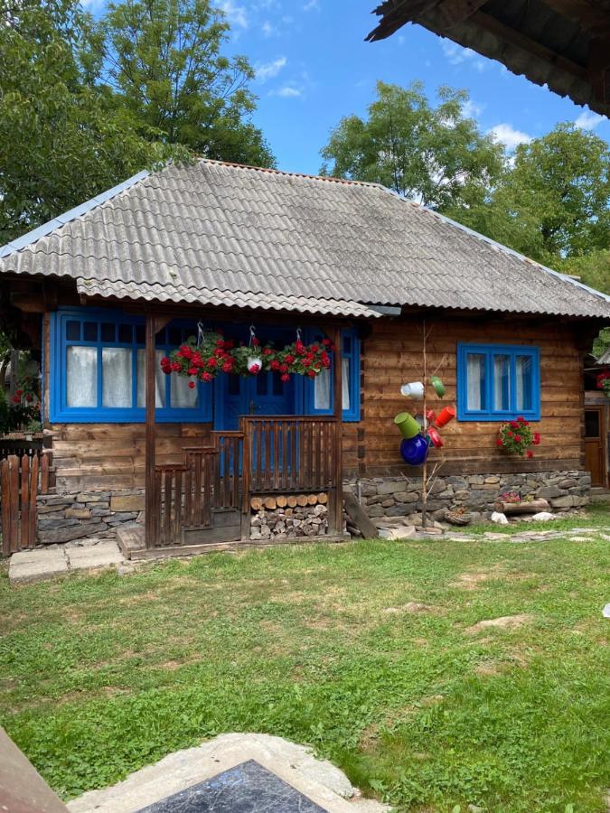 Отель Casuta Tivadar Breb Экстерьер фото