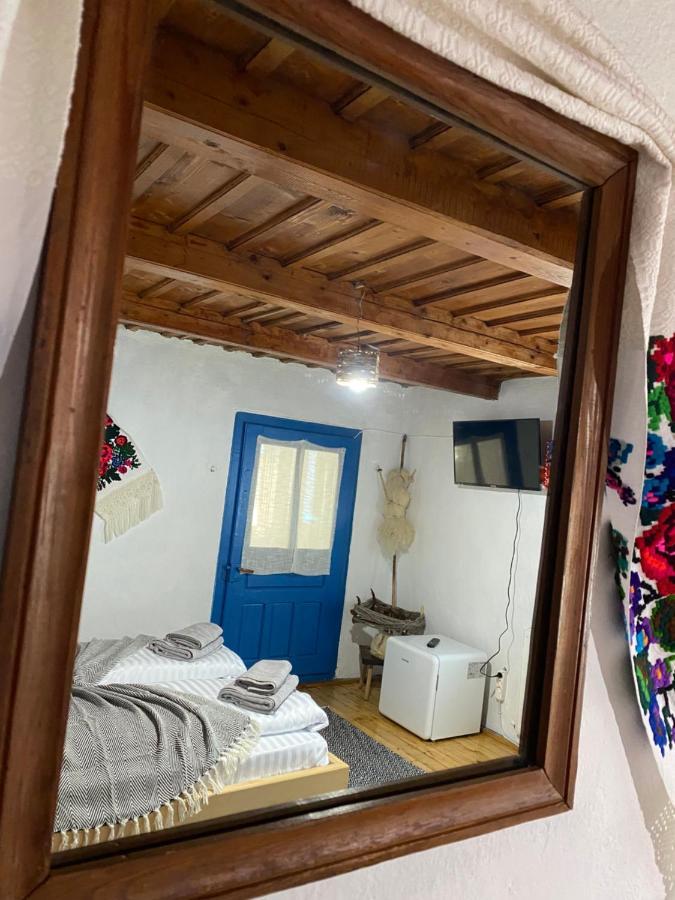 Отель Casuta Tivadar Breb Экстерьер фото